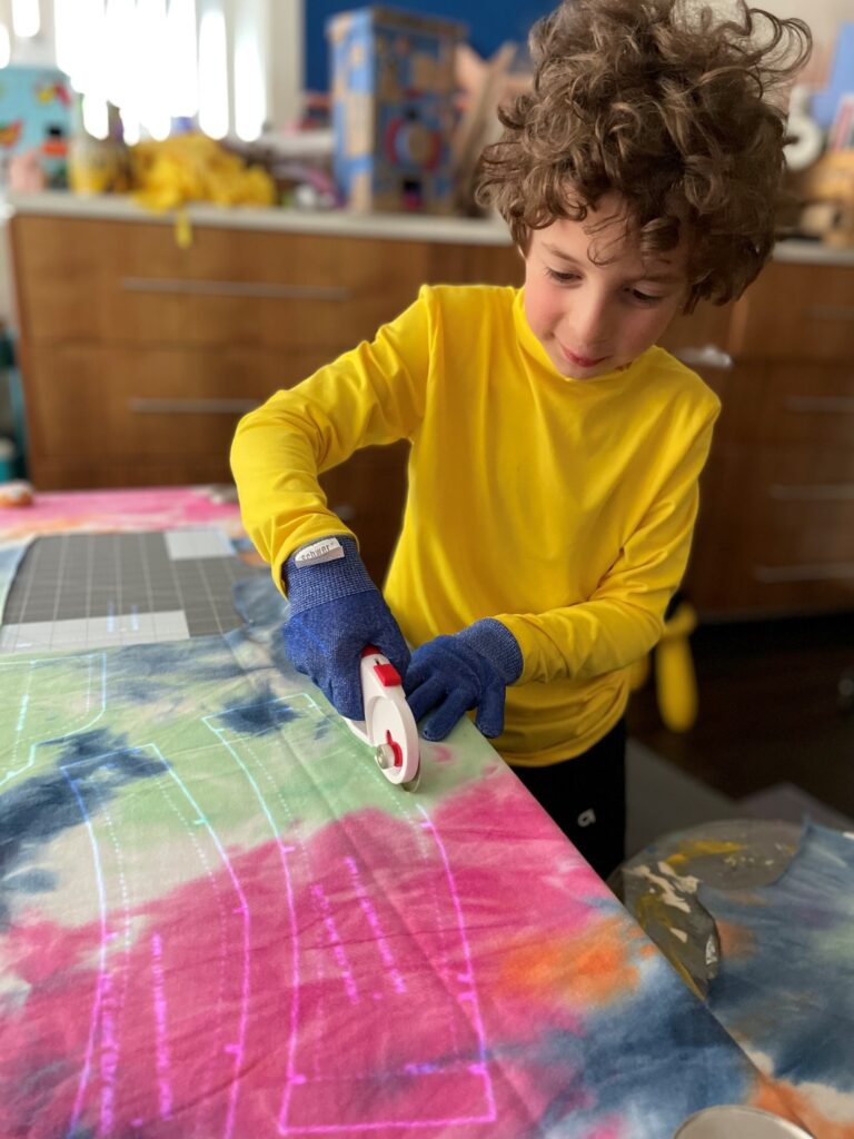 Max Alexander : Le prodige de la mode à 8 ans qui conquiert le monde