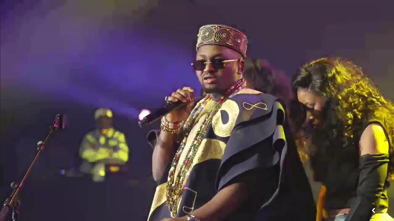 Azaya enflamme l’Arena Grand Paris. - Radio FanFan Mizik